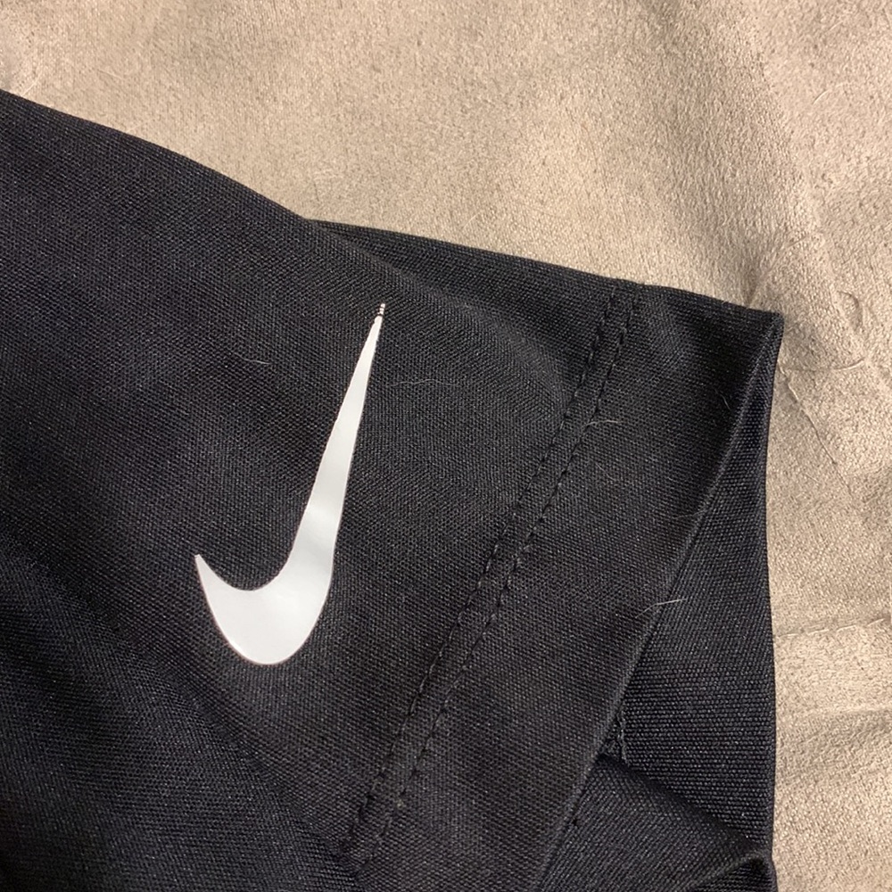 Kids Black Nike Dry Fit, Size Small - Picture 3 of 3